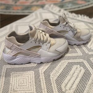 Nike Air Huarache - White